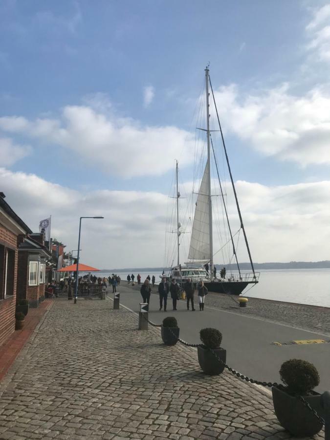 Kajuete Holtenau Kiel Bagian luar foto